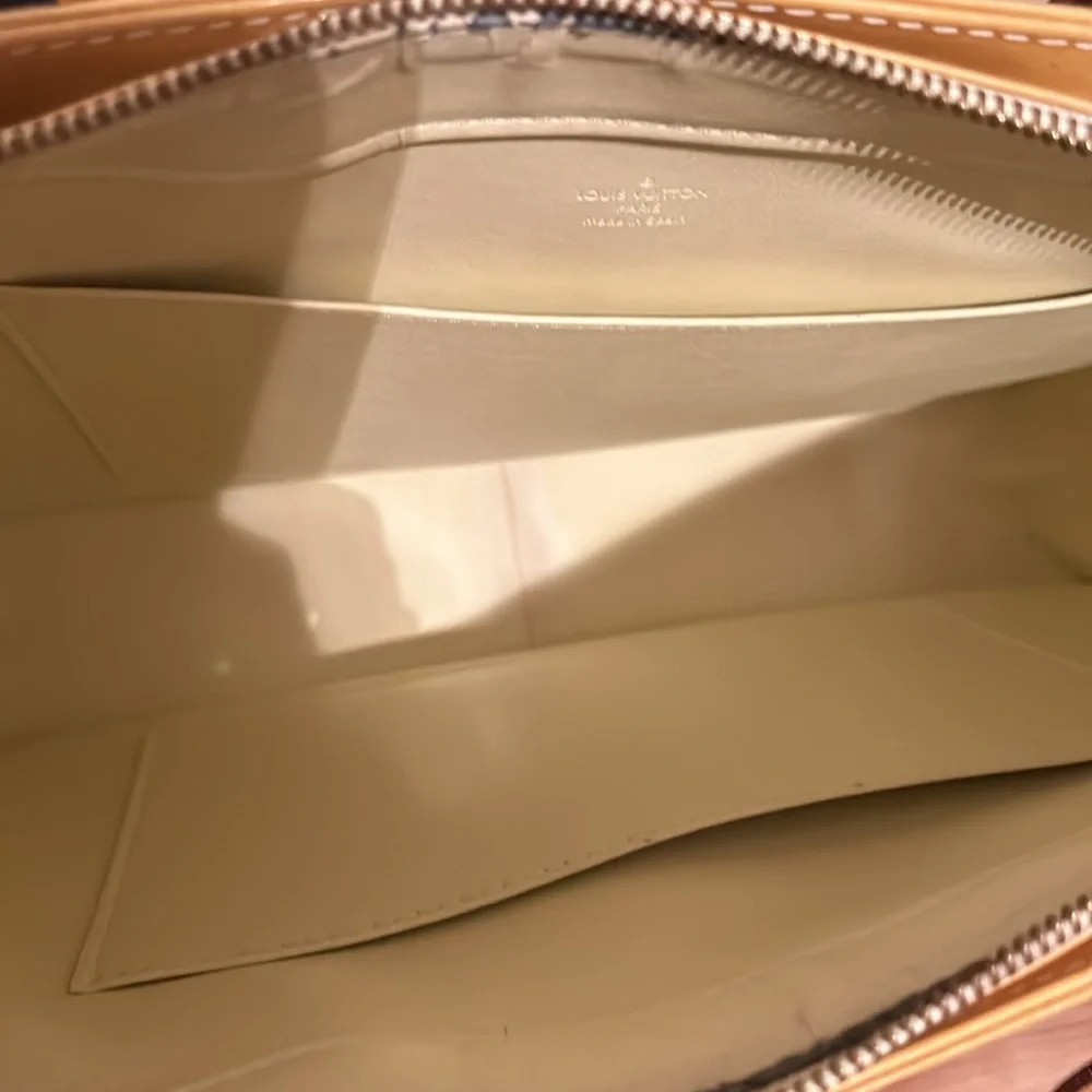 Louis Vuitton Houston Tote Lime Yellow Leather Monogram Vernis - Picture 7 of 11